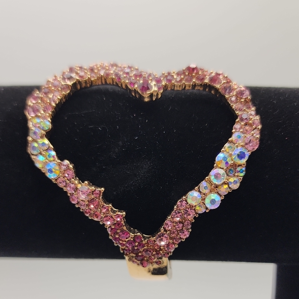 Betsey Johnson Elegant Heart-Shaped Ombre Pink and Gold Bracelet